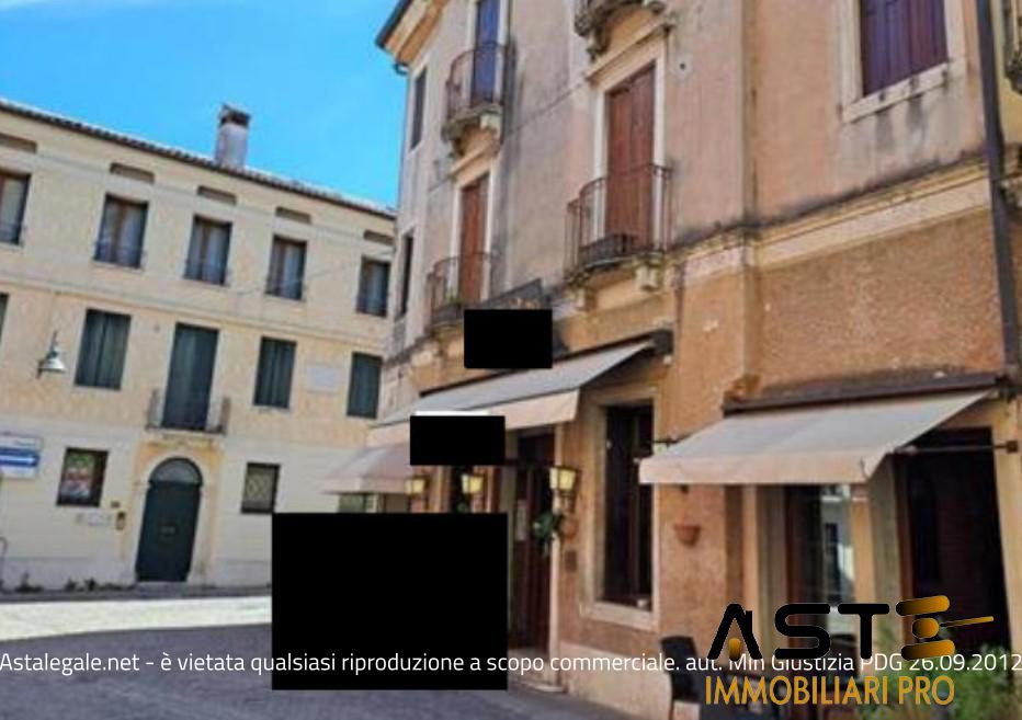locale commerciale in vendita a Schio